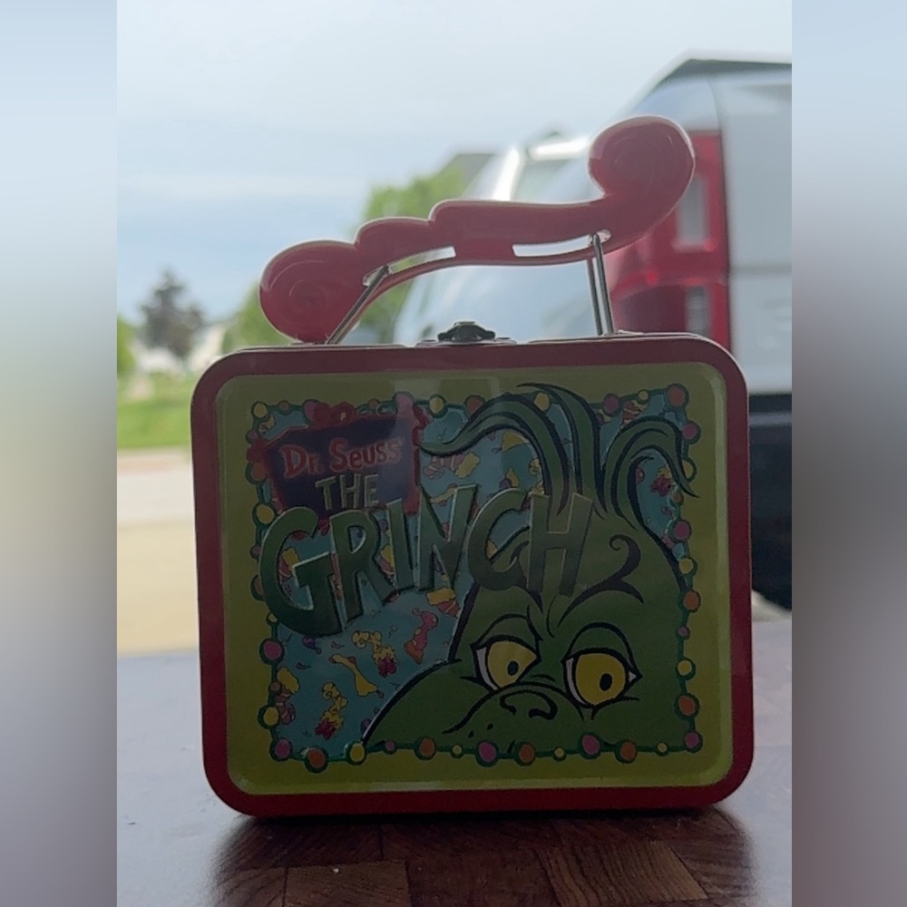 Dr. Seuss The Grinch metal Lunchbox